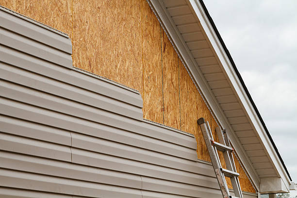 24/7 Emergency Vinyl Siding experts in Naugatuck, CT